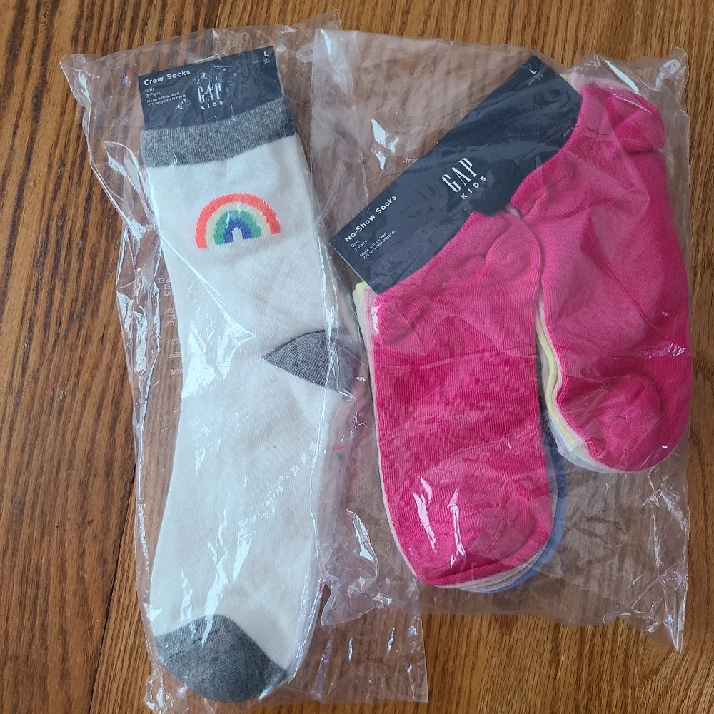 👀50% OFF - NWT‼️GAP 10 Pairs of Girl's Coordinating No Show & Quarter Socks